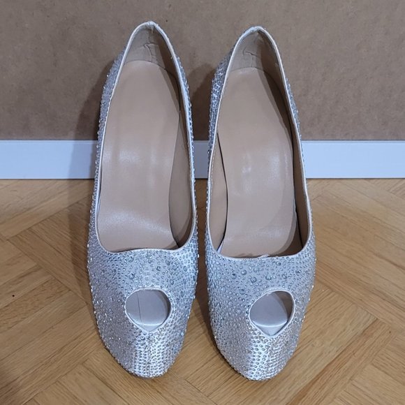 Women's Sexy Rhinestone and Rivets Peep-Toe Platform Heels - White - Picture 6 of 9